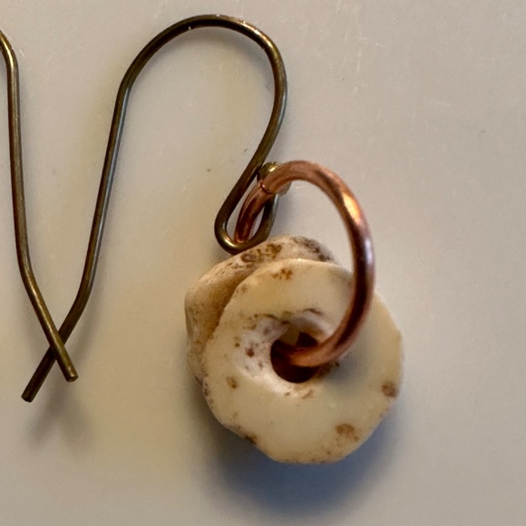 SOLD ARTISAN Ostrich Eggshell Heishi Bead Copper Ring Bronze Earrings 1” - Picture 2 of 3
